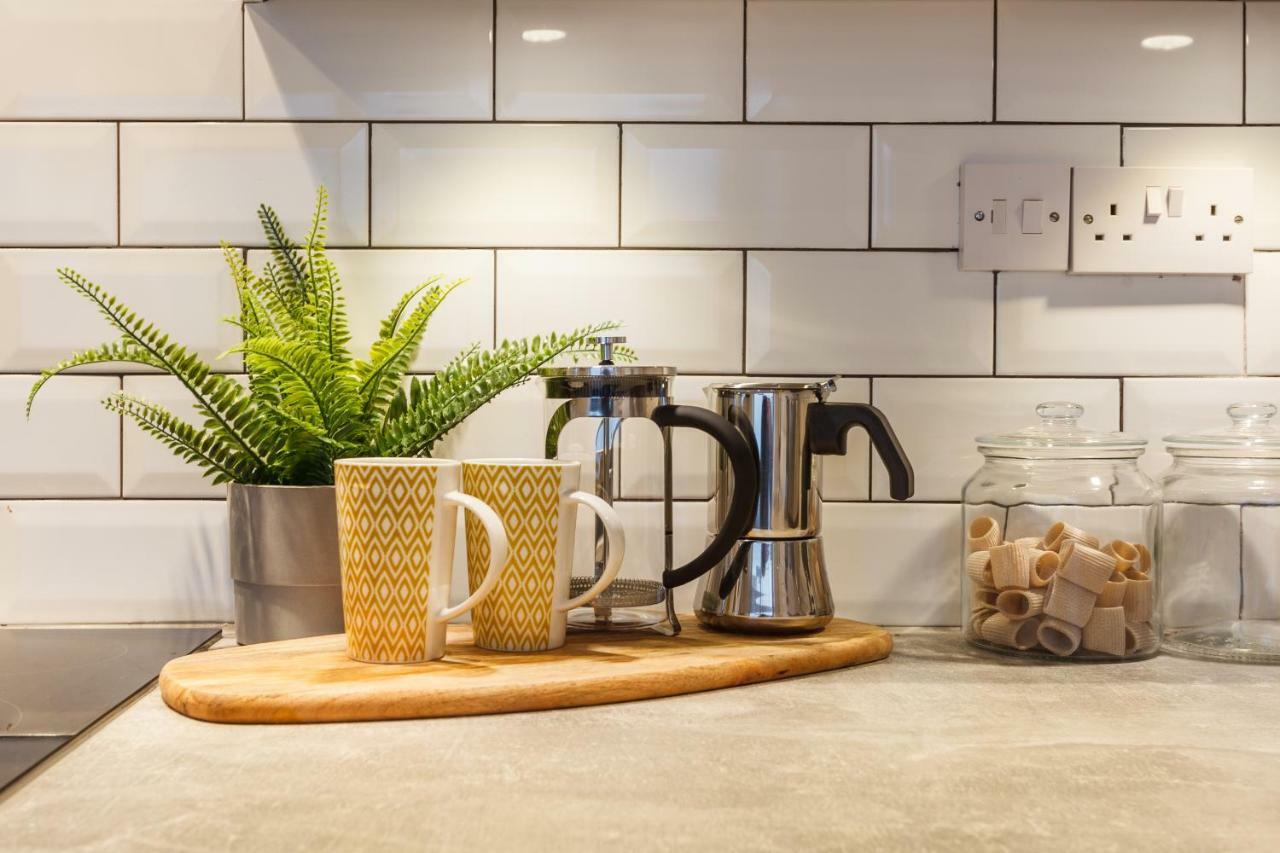Stylish Town Centre House - 300Mbps, Parking & Sunny Decking Apartment Bournemouth Ngoại thất bức ảnh